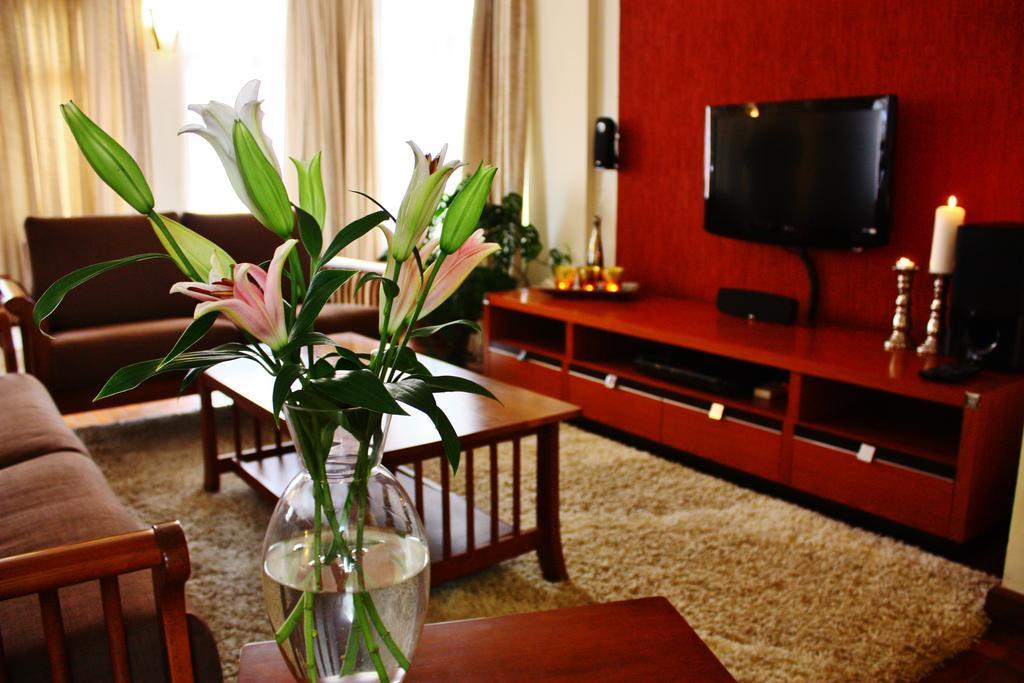 Gemsuites Serviced Apartments State House Найроби Номер фото