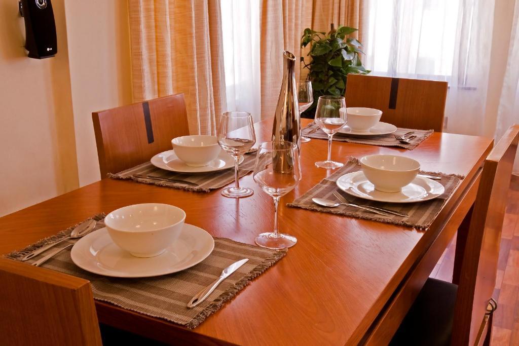 Gemsuites Serviced Apartments State House Найроби Номер фото